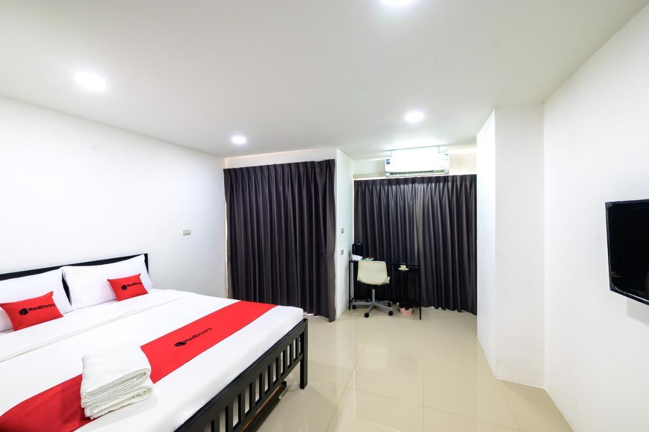 The Living Block Hotel Bangkok Exterior photo