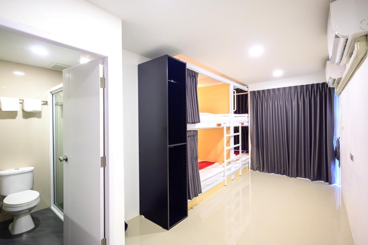 The Living Block Hotel Bangkok Exterior photo